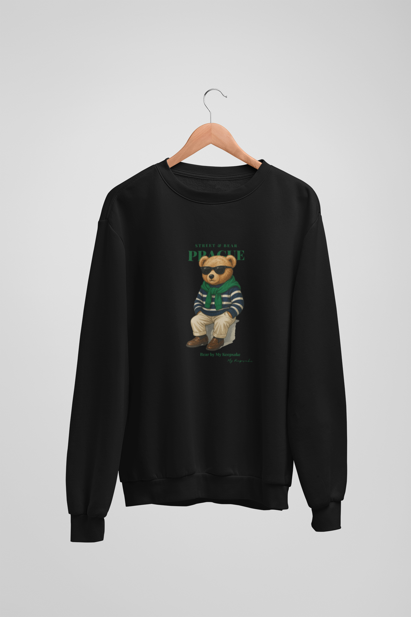 Bear by My Keepsake – Medvídek v preppy outfitu Street Bear Prague