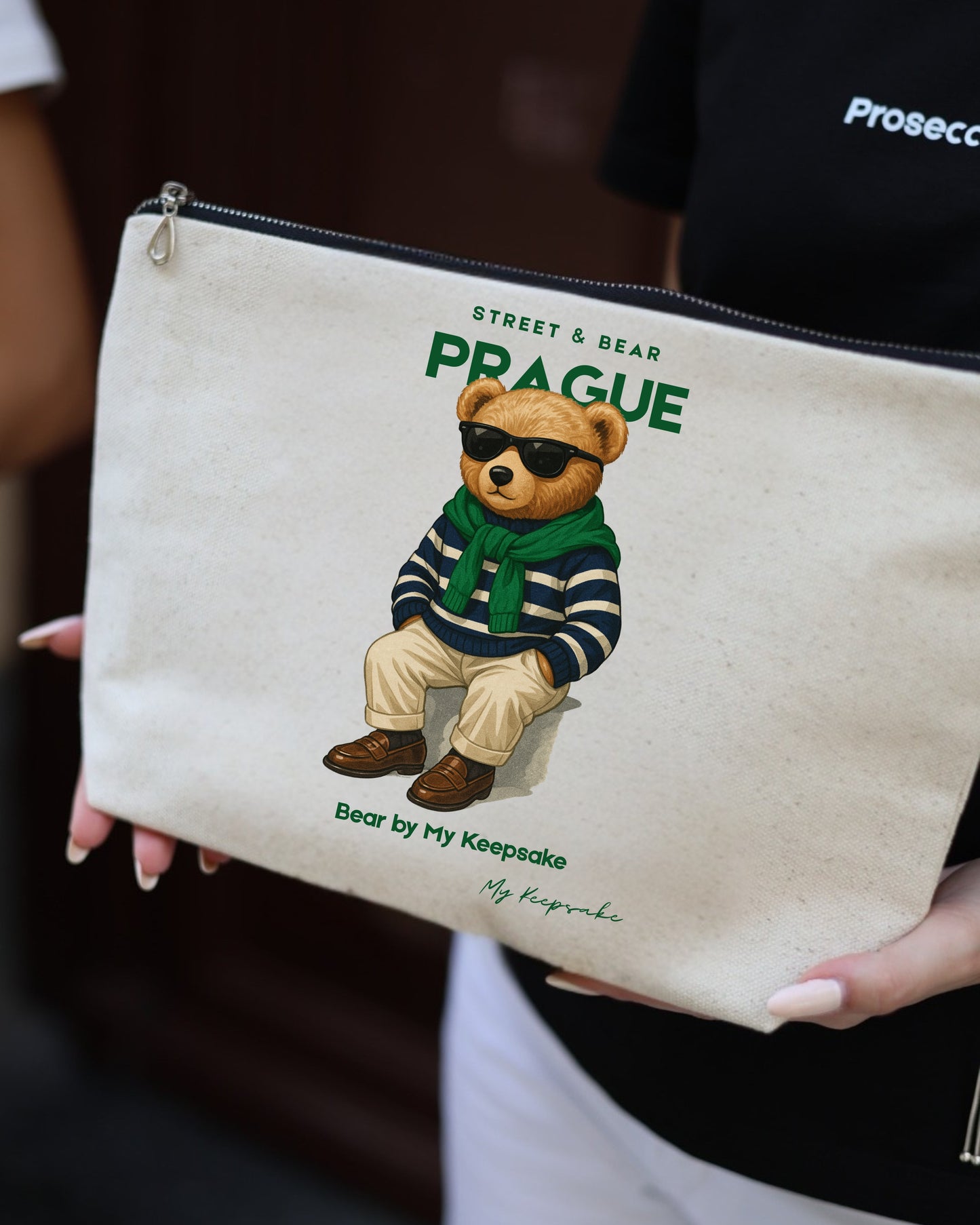 Kosmetická taštička Street Bear Prague